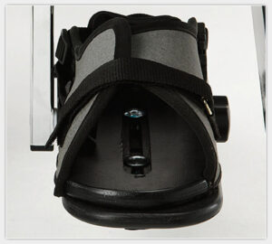 Cocoon-Sandale mit Klettverschluss