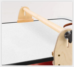 Haltestange für Therapietische – volle Breite